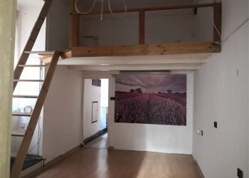 Two-room apartment Genova (neighborhood Castelletto) - photo 1