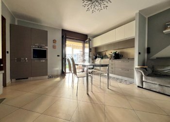 Three-room apartment Via Lussemburgo, Orbassano - photo 8