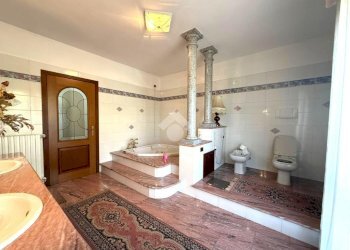 Portion of a house Via Lobrino, Cerano - photo 7