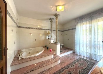 Portion of a house Via Lobrino, Cerano - photo 18