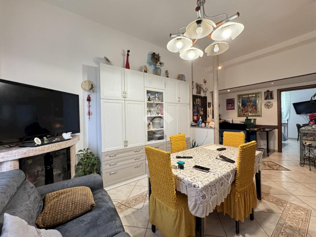 Three-room apartment Via Gaetano Donizzetti, Galliate - photo 1