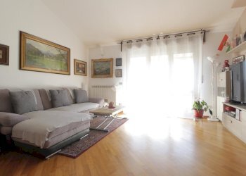 Three-room apartment Via Monte Rosa, Cerro Maggiore - photo 1