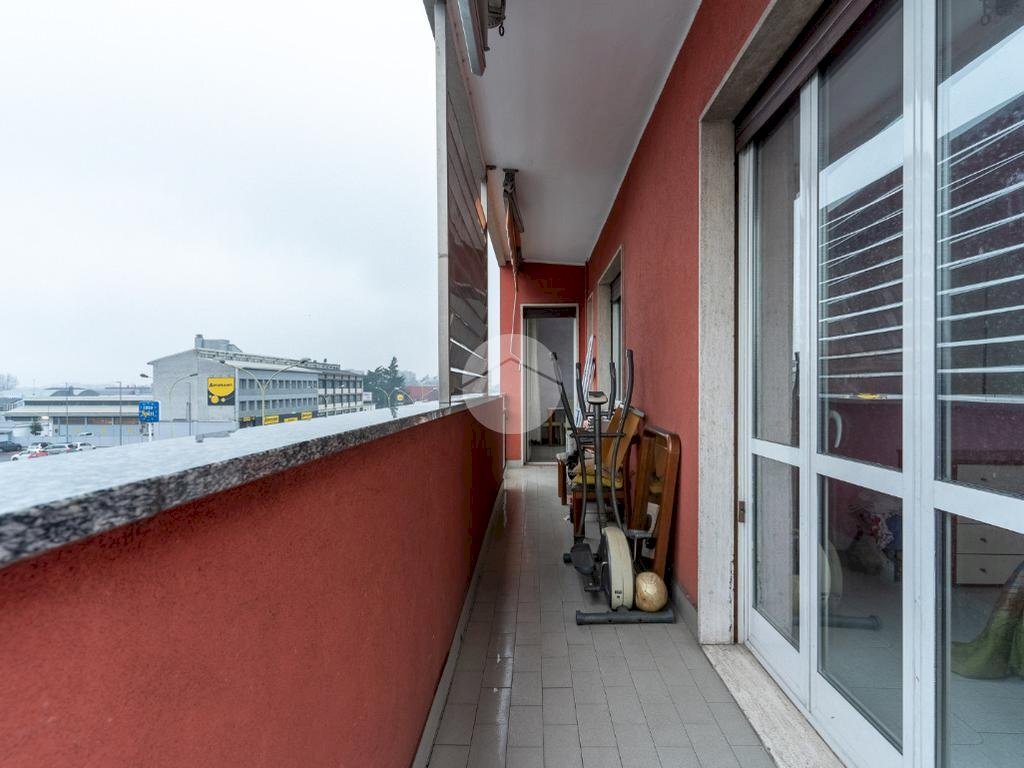 Three-room apartment Viale Leonardo Da Vinci, Trezzano sul Naviglio - photo 3