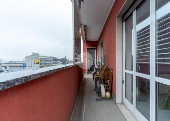 Three-room apartment Viale Leonardo Da Vinci, Trezzano sul Naviglio - photo 3
