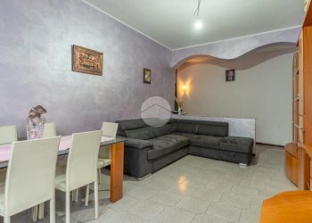 Three-room apartment Viale Leonardo Da Vinci, Trezzano sul Naviglio - photo 5