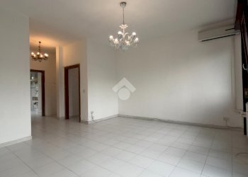 Three-room apartment Via Quarenghi Giacomo, Milano (neighborhood Gallaratese) - photo 11