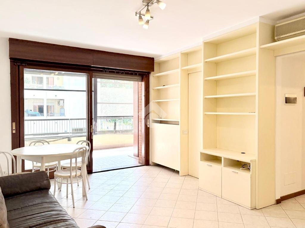 Three-room apartment Via Caduti in Missione di Pace, Milano (neighborhood Rubattino) - photo 2