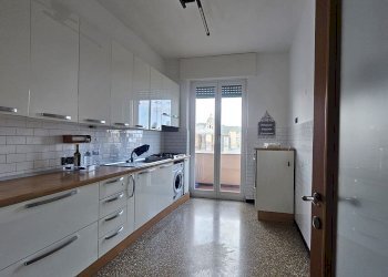Four-room apartment VIA ALFREDO CATALANI, Genova (neighborhood Sestri Ponente) - photo 4