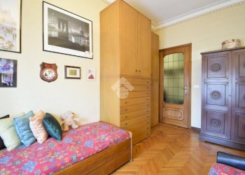 Four-room apartment Corso casale, Torino (neighborhood Borgo Po) - photo 9