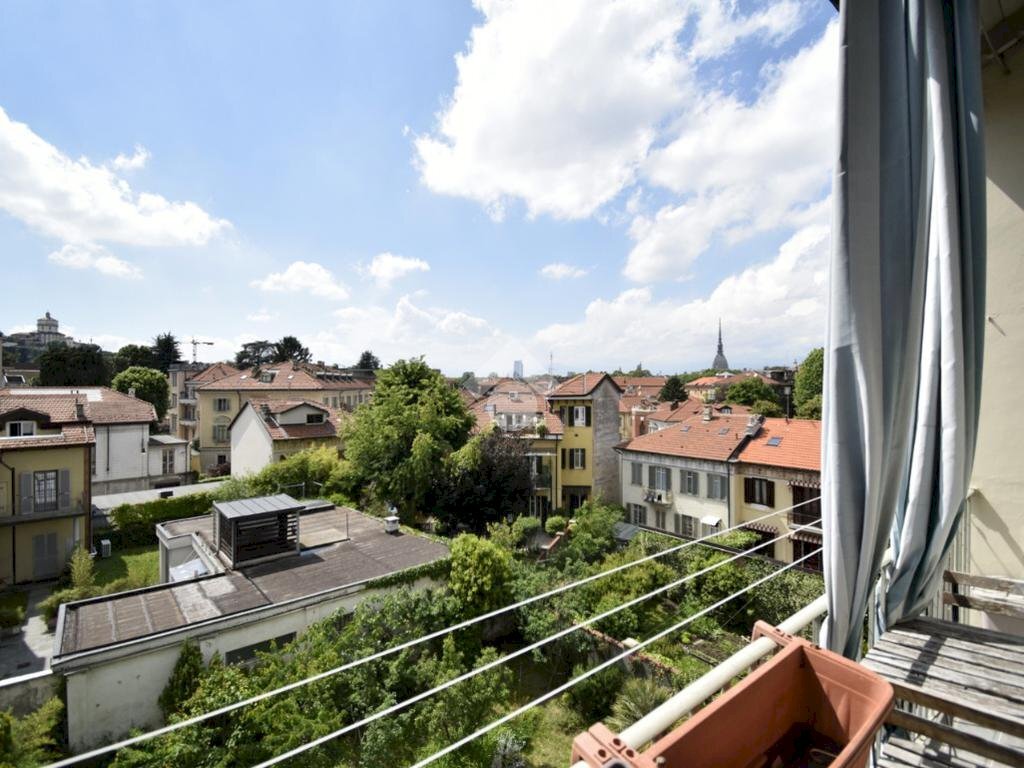 Three-room apartment Via Caterina Segurana, Torino (neighborhood Borgo Po) - photo 1