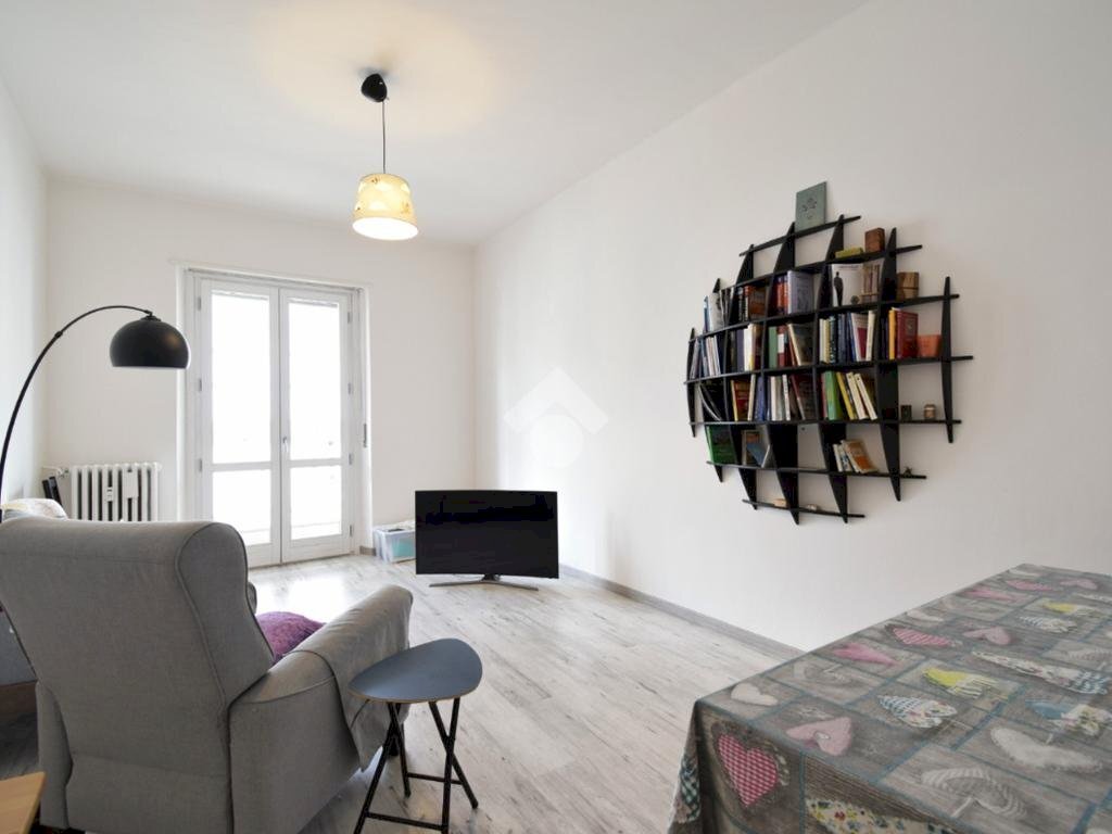 Three-room apartment Via Caterina Segurana, Torino (neighborhood Borgo Po) - photo 2