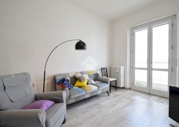 Three-room apartment Via Caterina Segurana, Torino (neighborhood Borgo Po) - photo 4