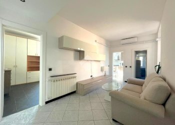 Quadrilocale Via Pietro Balestrazzi, Genova (zona Oregina) - foto 2