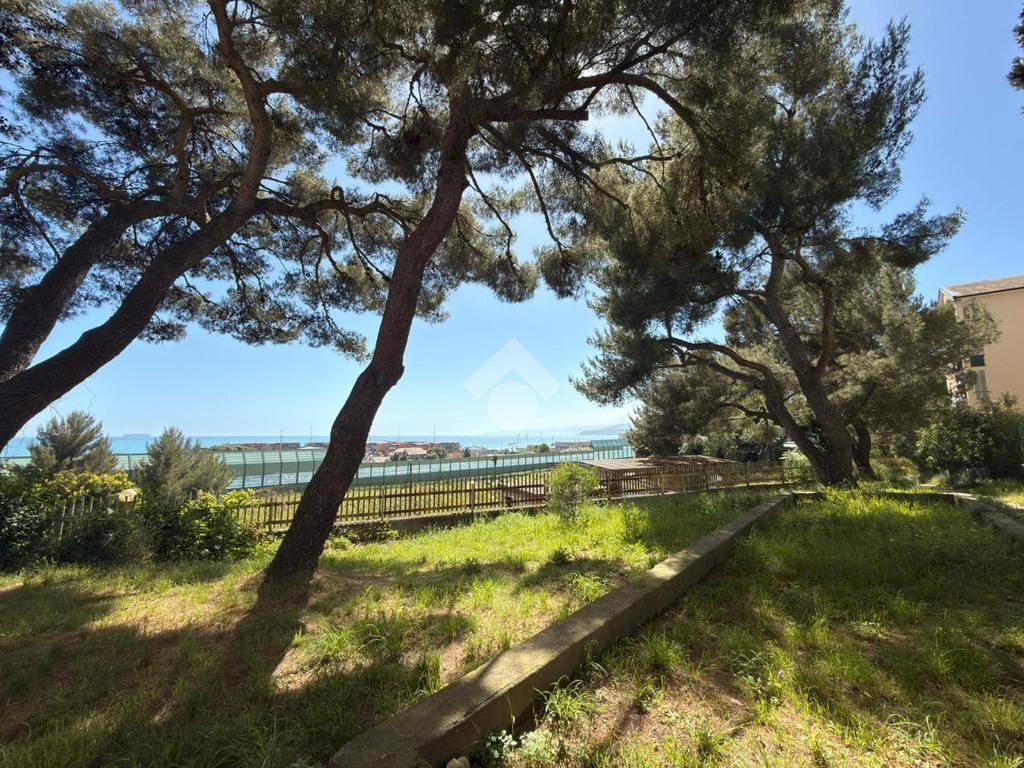Four-room apartment Via Cravasco, Genova (neighborhood Voltri) - photo 2