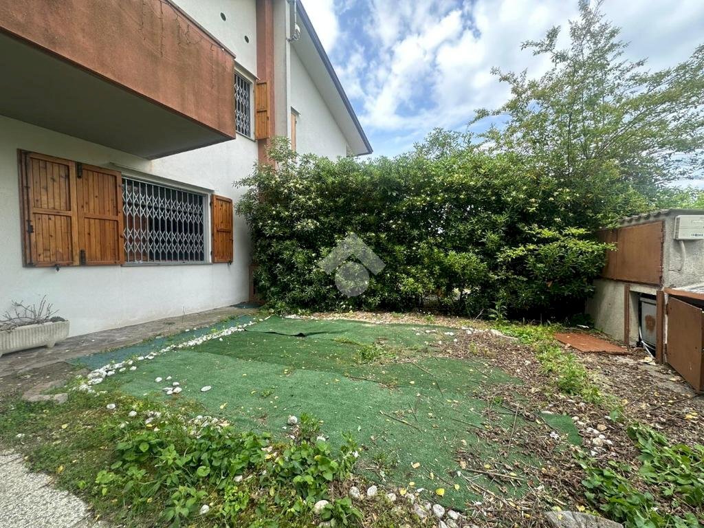 Three-room apartment Viale Pablo Picasso, Ravenna (neighborhood Lido Adriano) - photo 3
