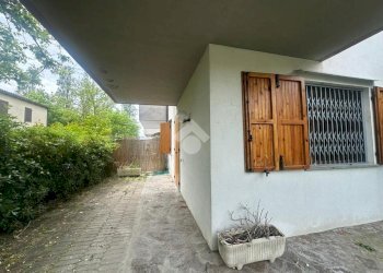 Three-room apartment Viale Pablo Picasso, Ravenna (neighborhood Lido Adriano) - photo 4