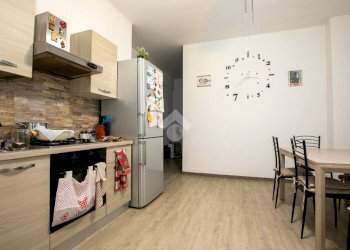Four-room apartment Via Tortona, Genova (neighborhood Marassi) - photo 5