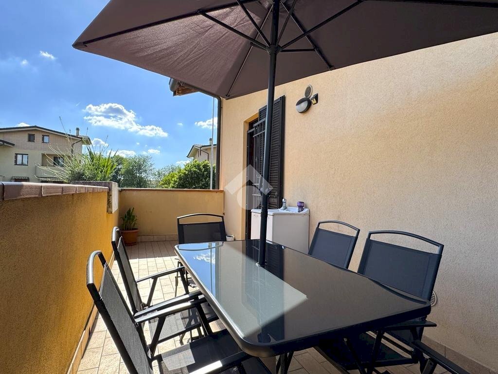 Three-room apartment Via Sandro Pertini, Cambiago - photo 1