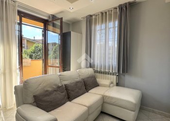 Three-room apartment Via Sandro Pertini, Cambiago - photo 8