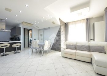 Three-room apartment Via Sandro Pertini, Cambiago - photo 11