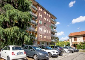 Two-room apartment Via Monte Sabotino, Bollate - photo 1
