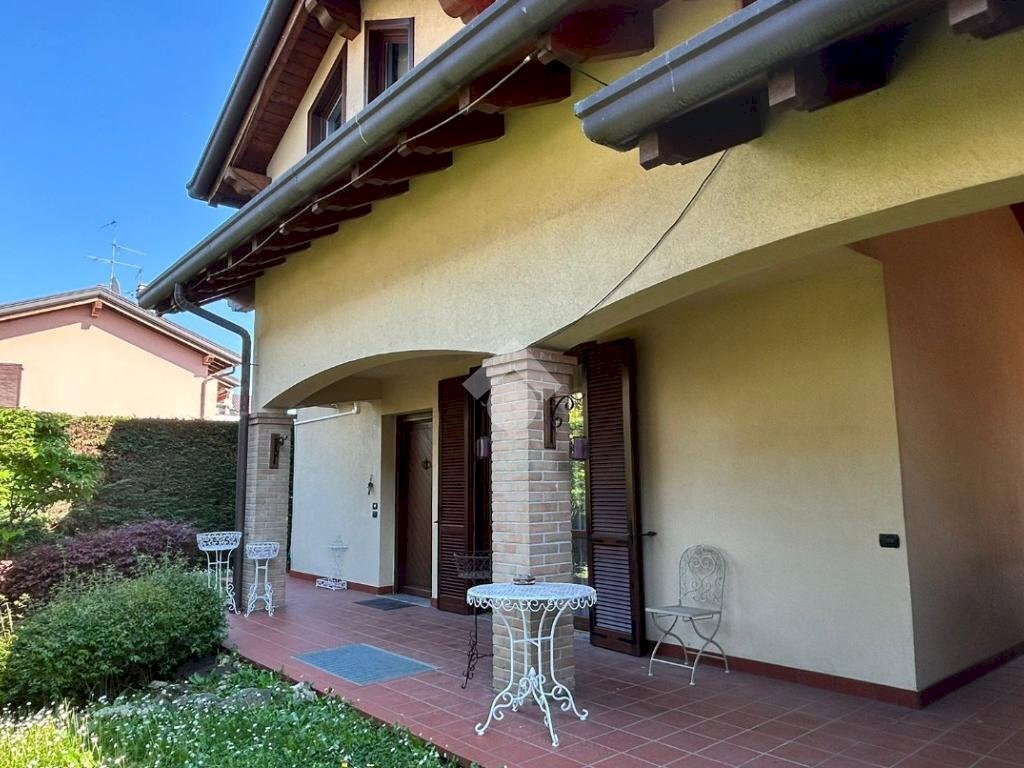 Villa Via zara, Misinto - foto 3