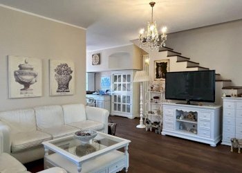 Villa Via zara, Misinto - foto 16
