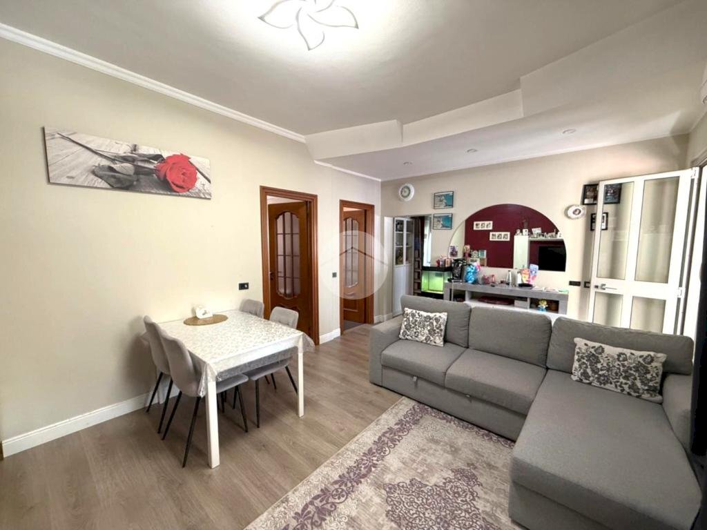 Three-room apartment Via San Michele, Paderno Dugnano - photo 1
