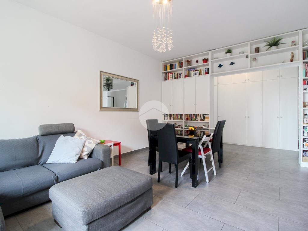 Three-room apartment Via Antonio Gramsci, Cormano - photo 2