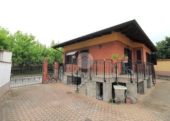 Villa Via Lido Malone, Brandizzo - photo 1