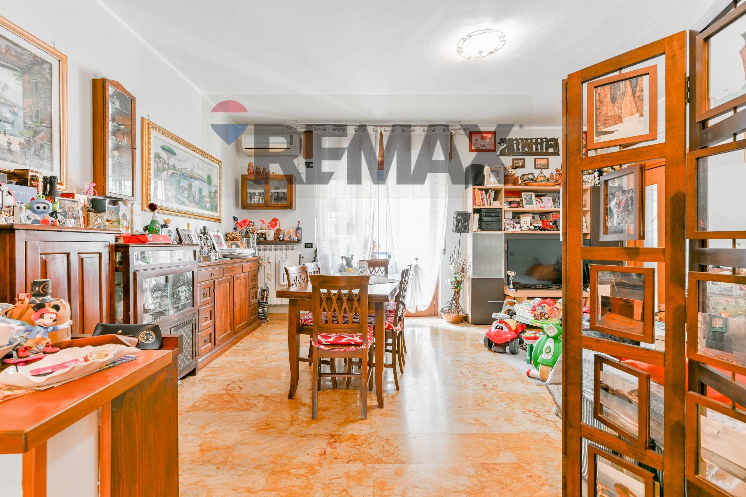 Sala da pranzo - Quadrilocale Via Milano
81, Cologno Monzese - foto 2
