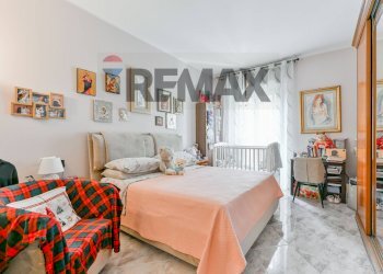 Camera / camera da letto - Quadrilocale Via Milano
 
81, Cologno Monzese - foto 18