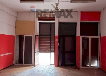 Edificio all\'aperto - Commercial Premises Via Giovene
 
34, Bari - photo 12