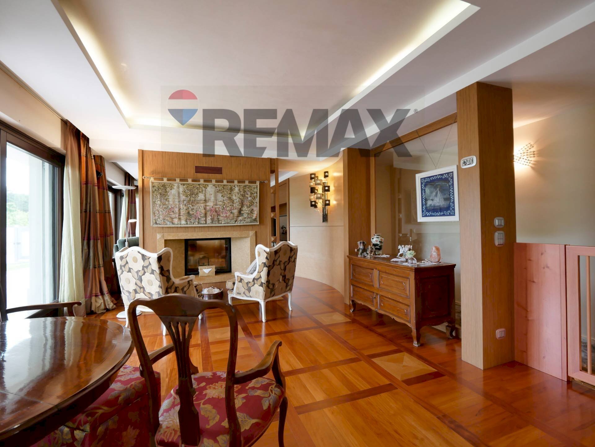 Sala da pranzo - Semi-detached house Via Madonna di Loreto
12, Valenzano - photo 3