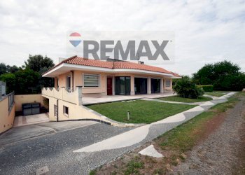 Casa all\'aperto - Semi-detached house Via Madonna di Loreto
 
12, Valenzano - photo 2