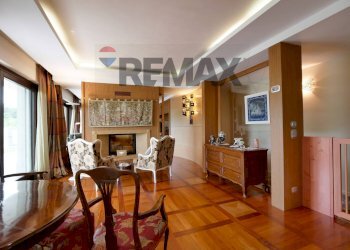 Sala da pranzo - Semi-detached house Via Madonna di Loreto
 
12, Valenzano - photo 3