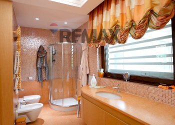 Bagno - Semi-detached house Via Madonna di Loreto
 
12, Valenzano - photo 11