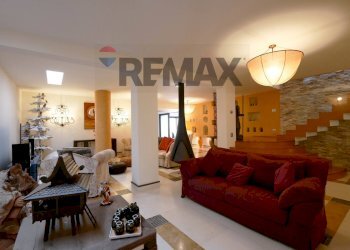 Soggiorno - Semi-detached house Via Madonna di Loreto
 
12, Valenzano - photo 22