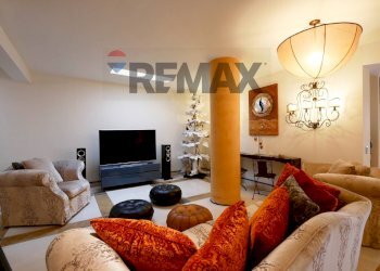 Soggiorno - Semi-detached house Via Madonna di Loreto
 
12, Valenzano - photo 24