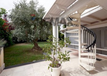 Giardino - Semi-detached house Via Madonna di Loreto
 
12, Valenzano - photo 36