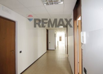 Hall / corridoio - Ufficio via Cavour
 
31, Varese - foto 14