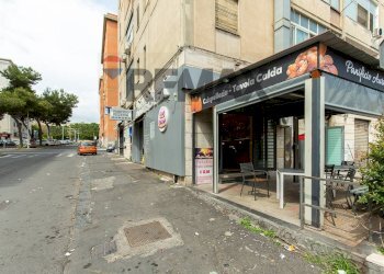 Edificio all\'aperto - Attività Commerciale Via Aurora
 
6, Catania - foto 26