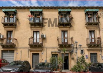 Edificio all\'aperto - Hotel Piazza S. Francesco D'Assisi
 
20, Caltagirone - photo 1
