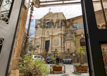 Edificio all\'aperto - Hotel Piazza S. Francesco D'Assisi
 
20, Caltagirone - photo 6