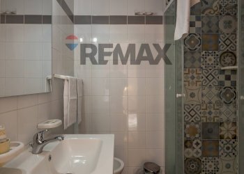 Bagno - Hotel Piazza S. Francesco D'Assisi
 
20, Caltagirone - photo 18