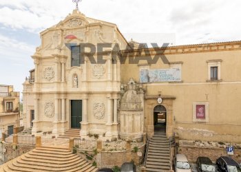 Edificio all\'aperto - Hotel Piazza S. Francesco D'Assisi
 
20, Caltagirone - photo 38