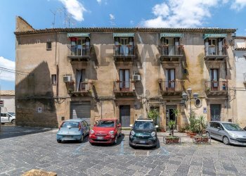 Edificio all\'aperto - Hotel Piazza S. Francesco D'Assisi
20, Caltagirone - photo 46