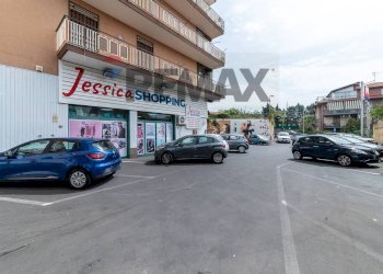 Edificio all\'aperto - Locale Commerciale Via Antonio Gramsci
 
53, Gravina di Catania - foto 6