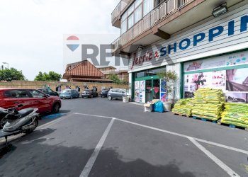 Edificio all\'aperto - Locale Commerciale Via Antonio Gramsci
 
53, Gravina di Catania - foto 10