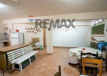 Sala da pranzo - Villa Via Dottor Giuffrida
 
snc, Ragalna - photo 25